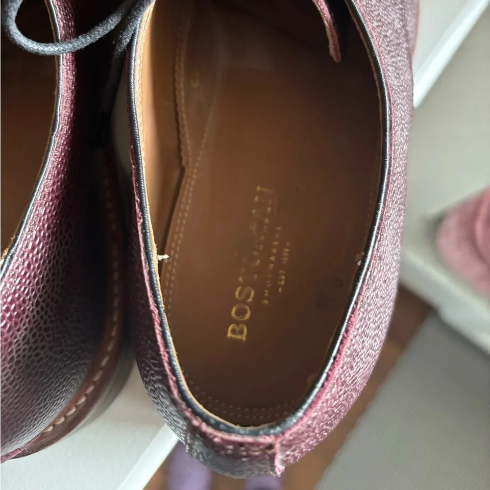 Bostonian Somerville Low Tumble dress shoe. Burgundy Men’s 10